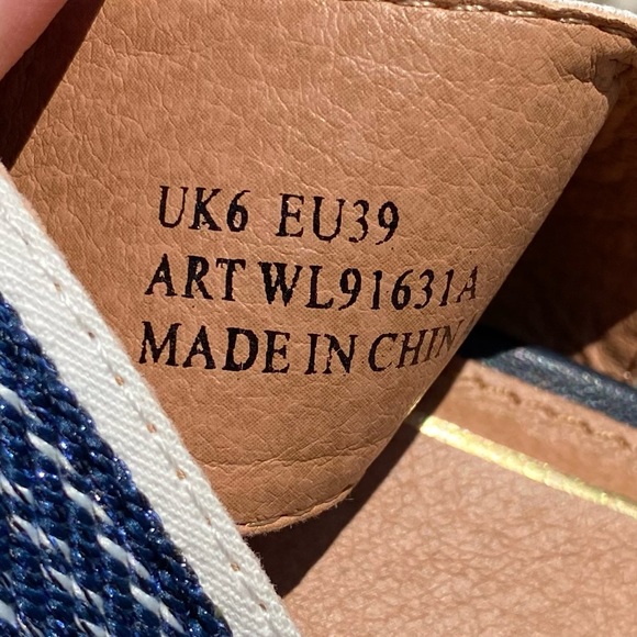 BNWT Boxed Wrangler Size 6 Sunny Dayla Block Heeled Sandals White Chunky Straps - Picture 8 of 15